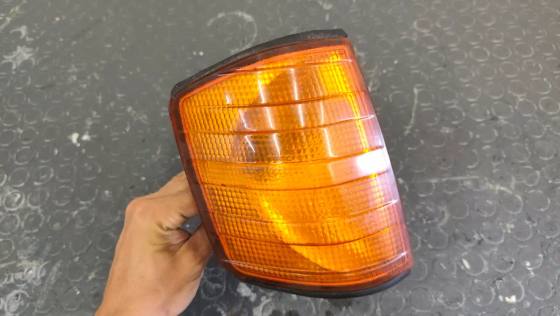 Оригинален преден десен мигач Bosch за Mercedes-Benz W124