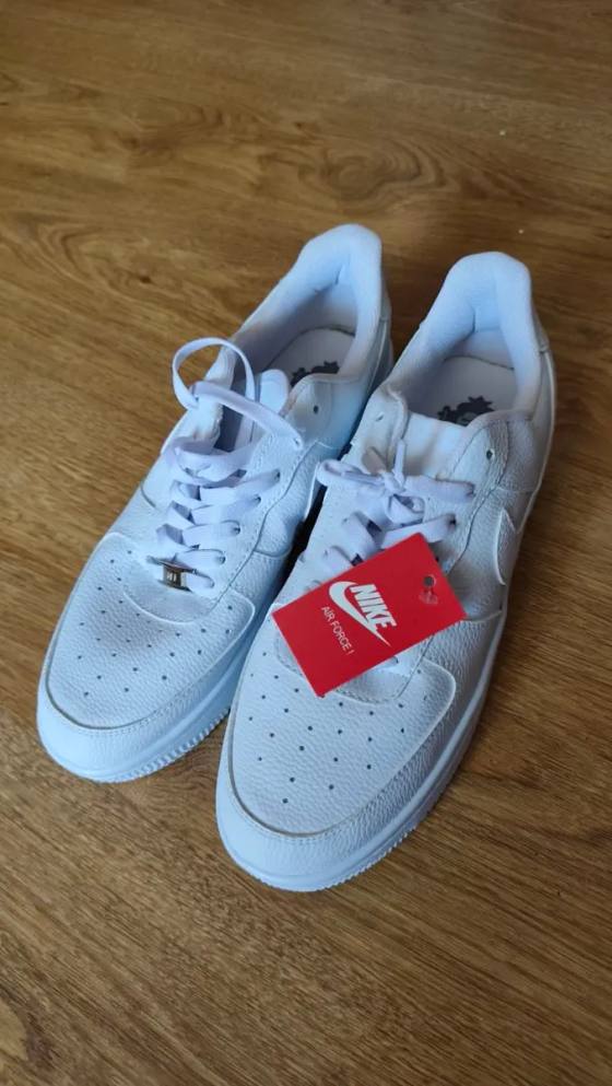 Нови бели маратонки Nike Air Force 1, размер 44