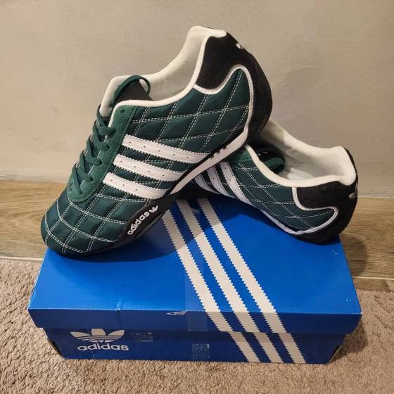 Оригинални кецове Adidas в зелен цвят с кутия, номер 39